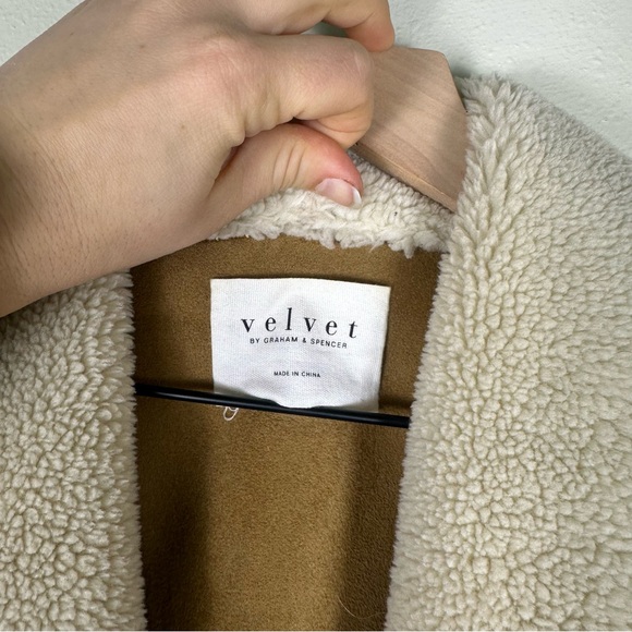 VELVET by GRAHAM & SPENCER Women's Small Rustic Chic Sherpa Waterfall Vest - Picture 3 of 8